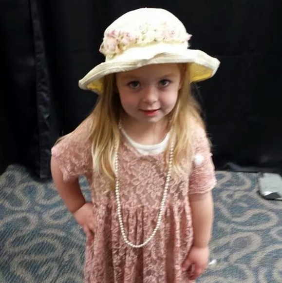 Meet your Posher, Cheryl - Picture 3 of 4